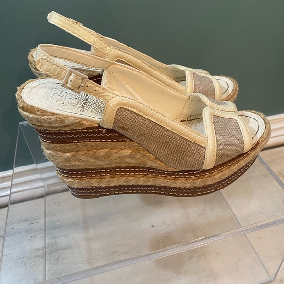 Tory Burch platform wedge 5.5 heel- white, cream and tan - Picture 2 of 5